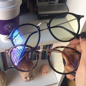 Blue light blocking glasses